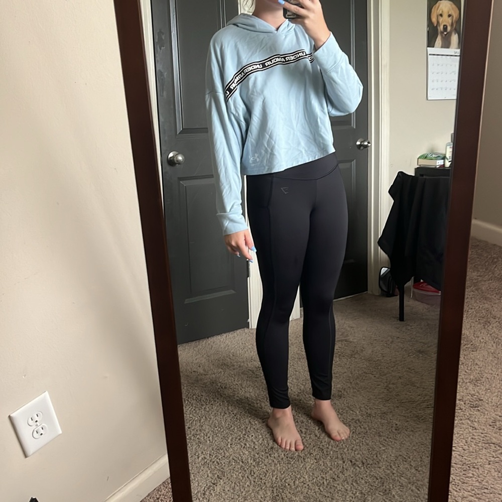 Cropped Under Armour hoodie